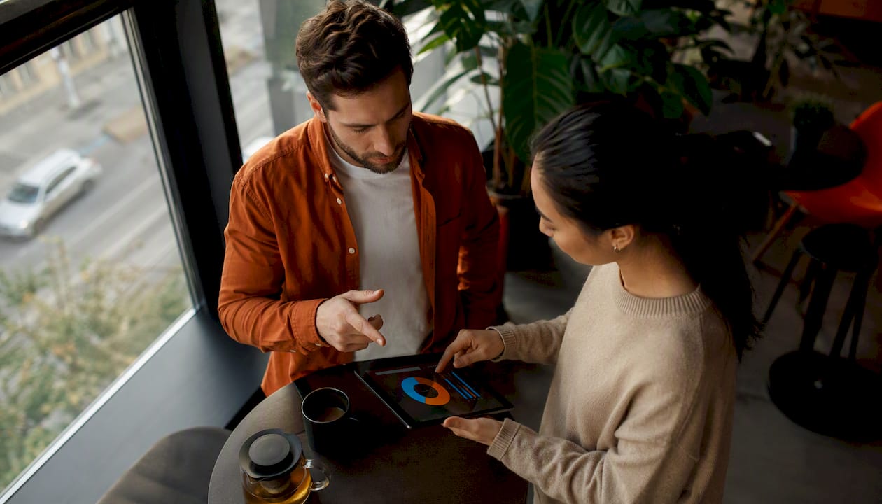 Experten tauschen sich über effektive Strategien für Smart Bidding aus.